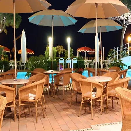 Ruhl Beach Hotel & Suites 3*